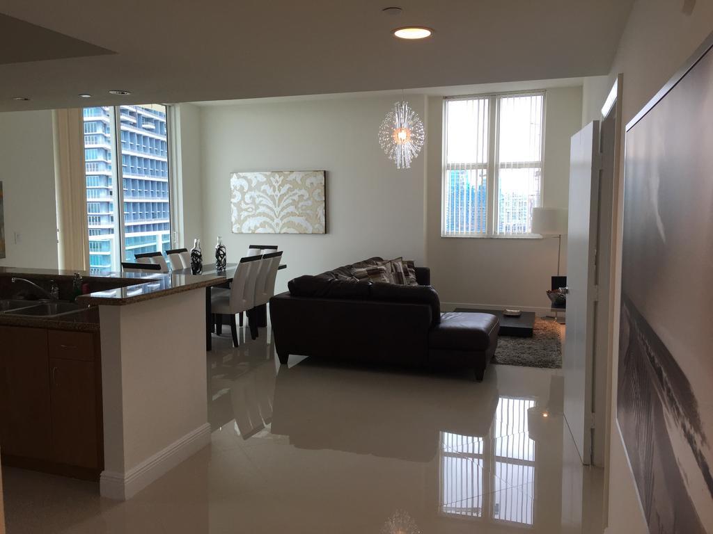 Lyx Suites At One Broadway In Brickell Miami Eksteriør billede