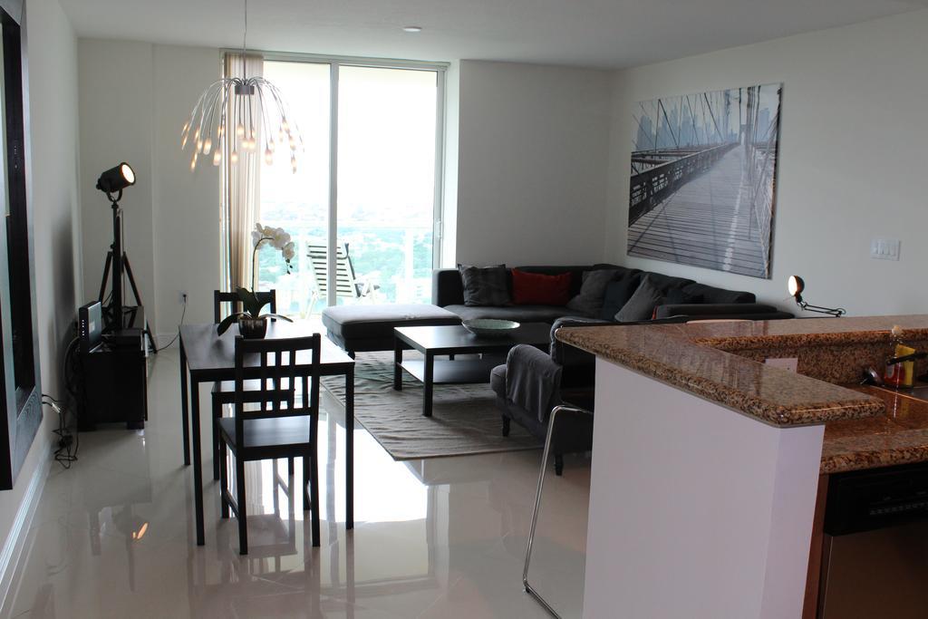 Lyx Suites At One Broadway In Brickell Miami Eksteriør billede